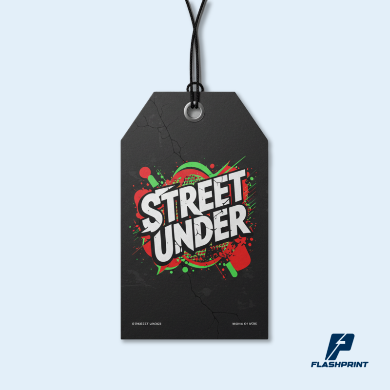 alt="Hang tag personalizado colgado en prenda de vestir con diseño a full color"