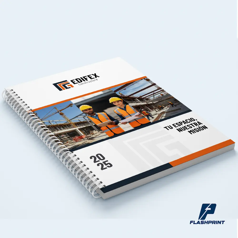 cuaderno corporativo alt="cuaderno corporativo con tapa dura personalizada y hojas rayadas para uso ejecutivo"