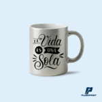 alt="Taza escarchada personalizada full color con interior blanco para sublimación, ideal como regalo o merchandising"