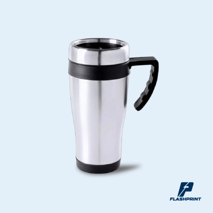 alt="Mug de plástico con jarro de acero inoxidable y asa plástica en colores azul, rojo y negro, capacidad 400 ml"